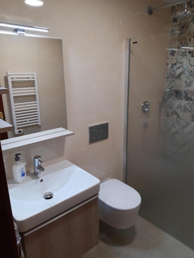 Appartement 2e Am Playa Burriana 1 Linea, Erste Strandreihe Nerja